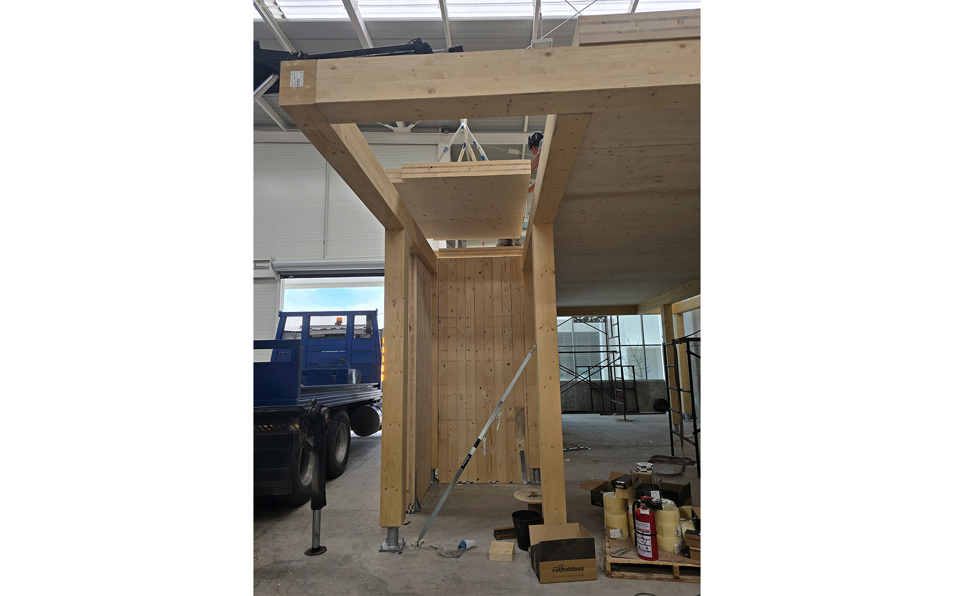 The first building with load-bearing walls made of CLT panels in Mexico